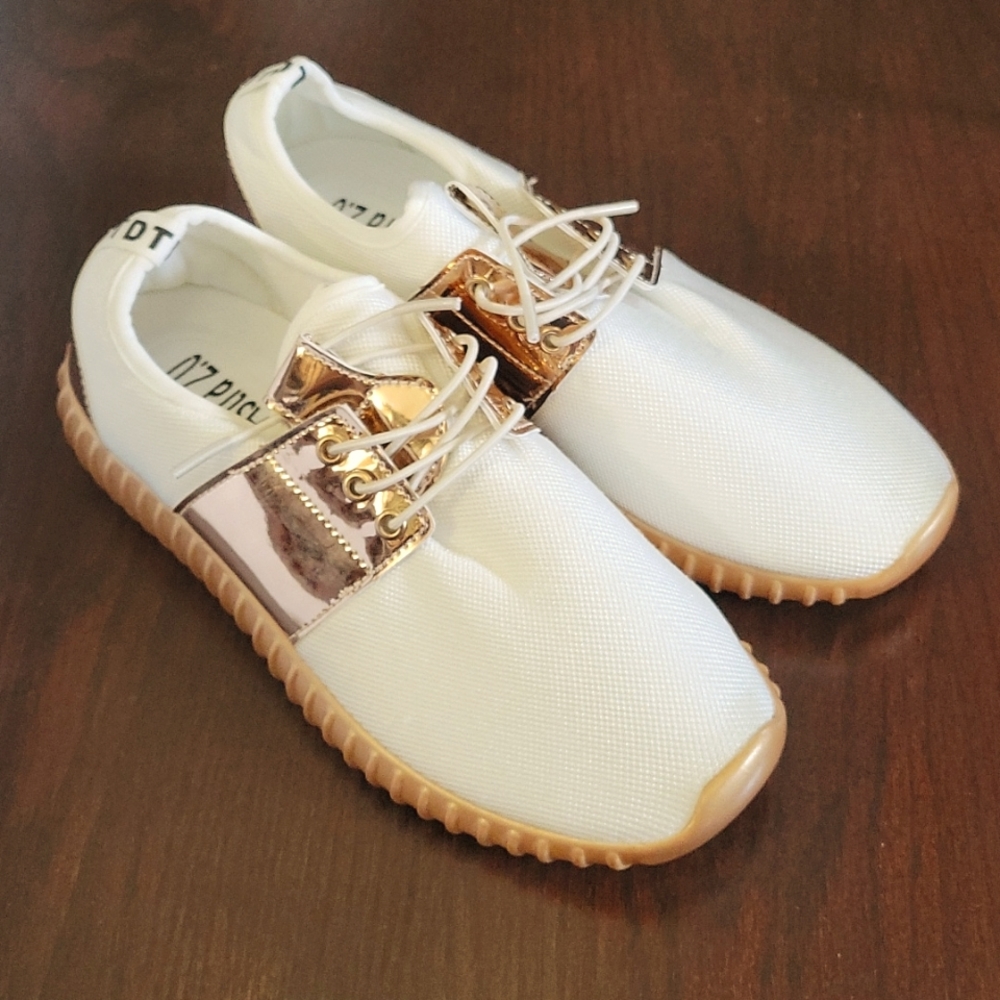 Astra shoes